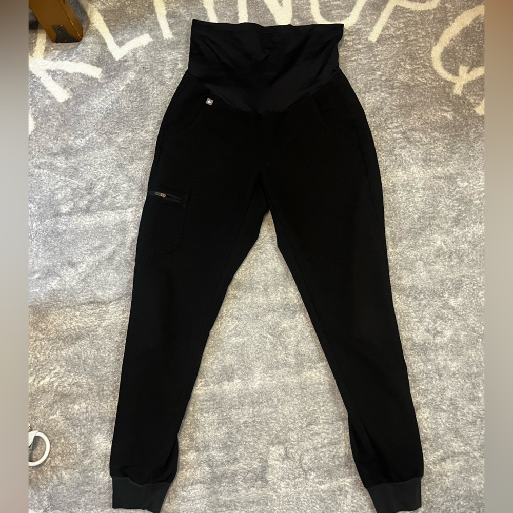 XS black maternity Figs joggers
